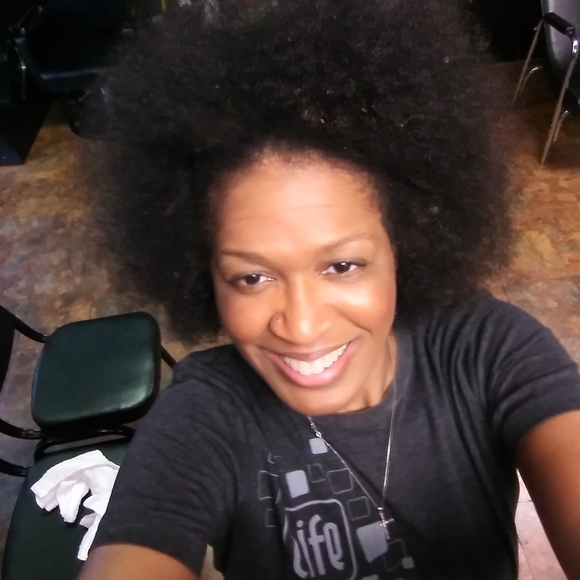 Meet your Posher, Lesslie😍💋 - Picture 4 of 6